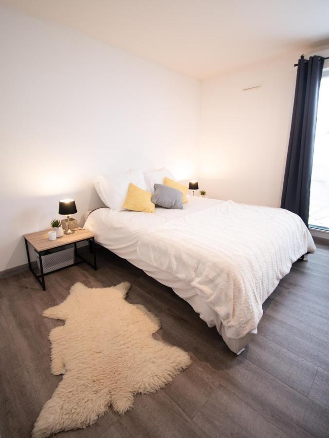 Joli Studio Tout Confort A 2 Pas De La Gare Poissy Kültér fotó