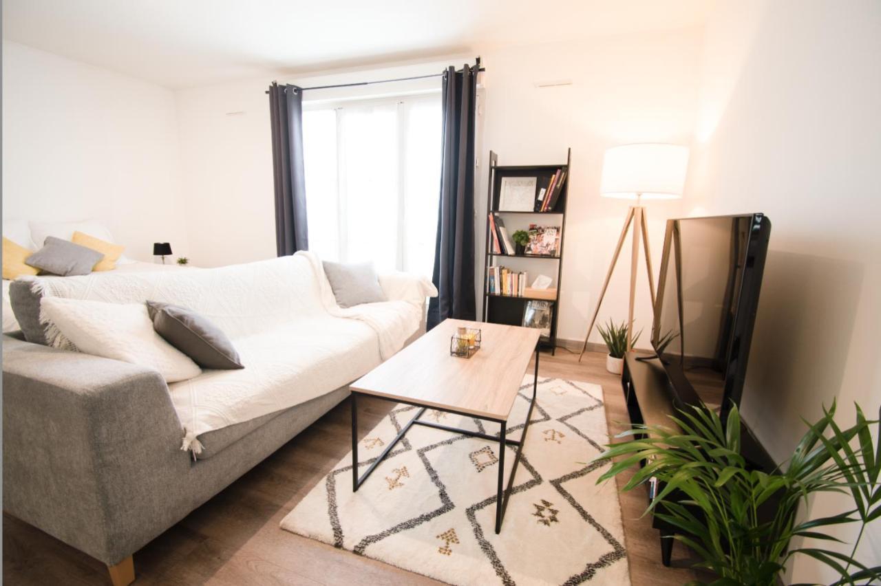 Joli Studio Tout Confort A 2 Pas De La Gare Poissy Kültér fotó